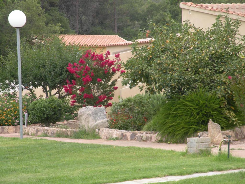 Отель Les Jardins De Santa Giulia Порто-Веккьо Экстерьер фото